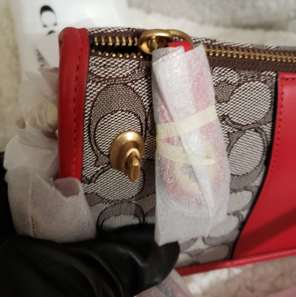 COACH Swinger Signature Jacquard Shoulder Bag - Picture 7 of 11